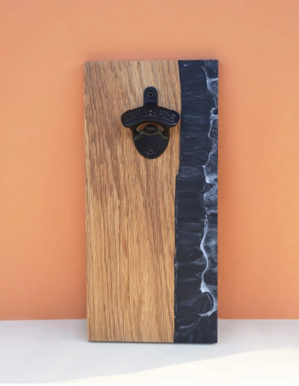 décapsuleur mural bois résine noir volutes